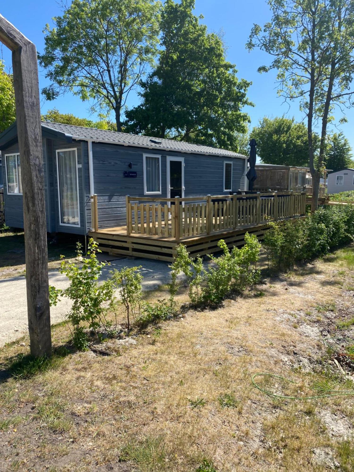 4 Persoons Chalet Hz 21 Lauwersoog Exterior foto